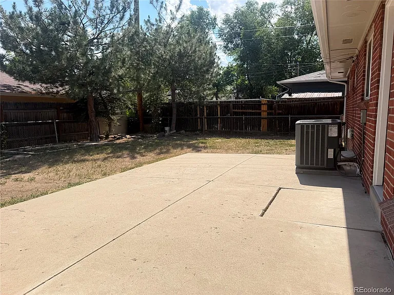 3470 W Arizona Ave — Photo 14