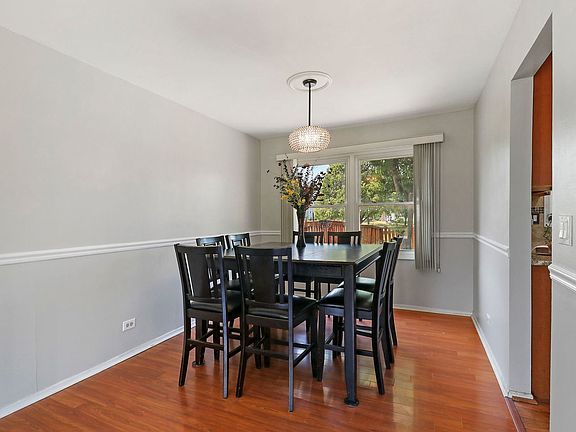 4th image of 1922 Fairhaven Ln