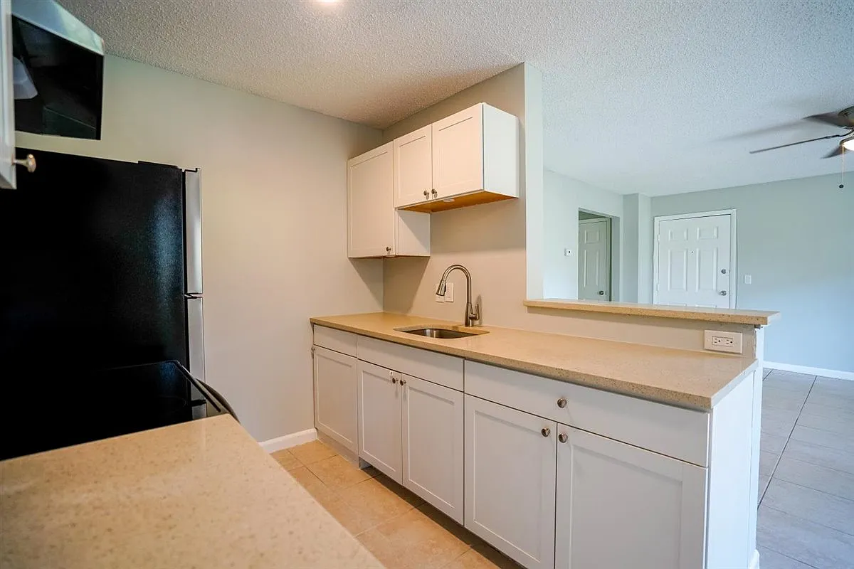 2 bed, 972 sqft, $1,595 — Photo 4