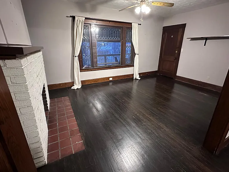 1318 W 102nd St #2 — Photo 12