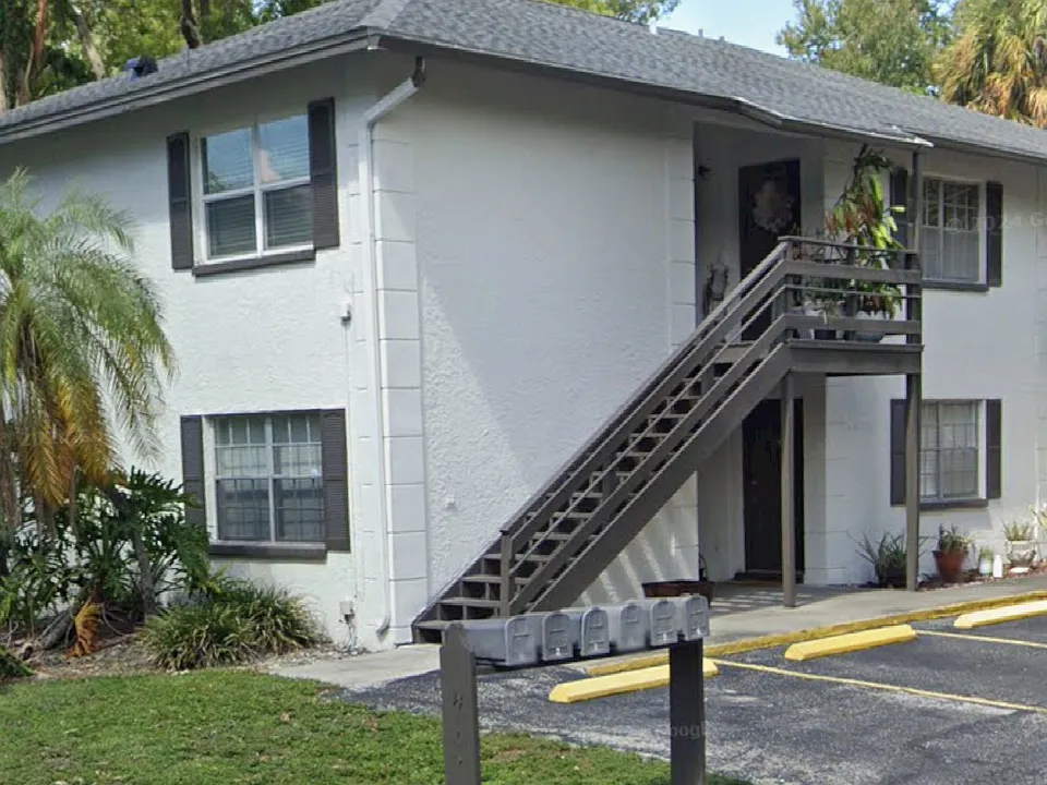 2411 W Stroud Ave #5