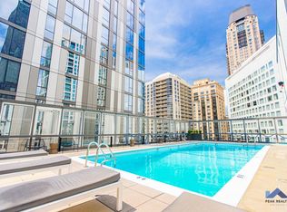 23 E Chestnut St #20E, Chicago, IL 60611