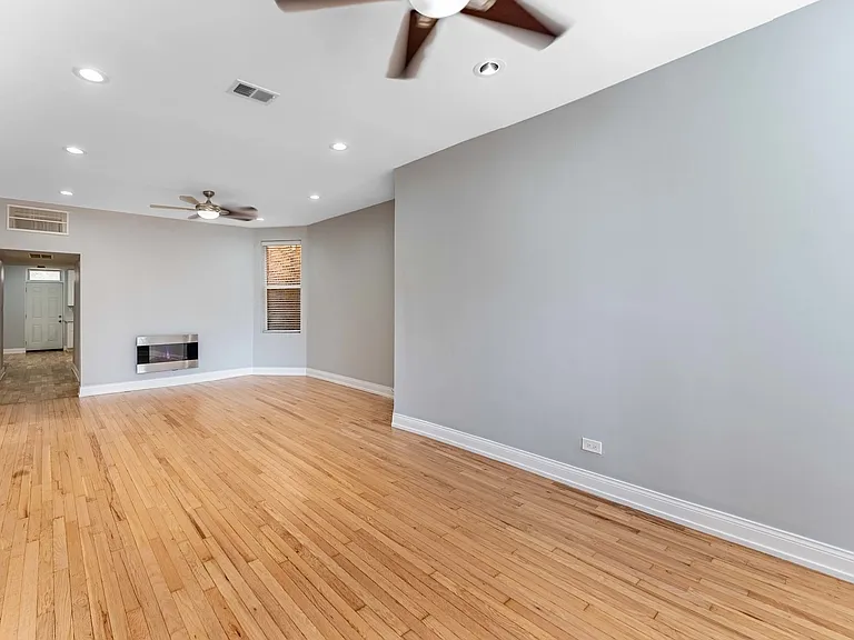 555 N Lawler Ave #1 — Photo 3