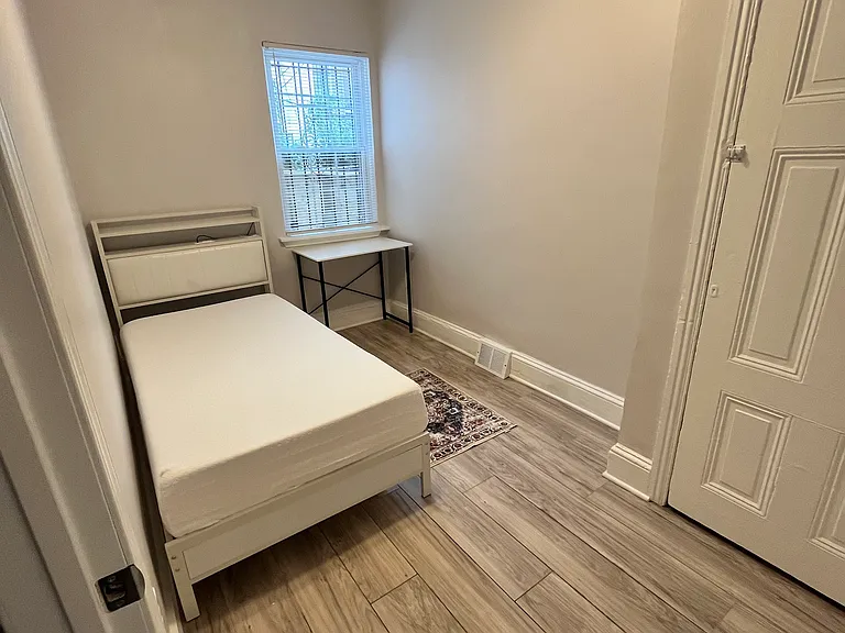 2048 N Darien St — Photo 18