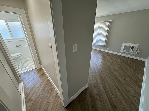 5th image of 5412 Carlton Way #B