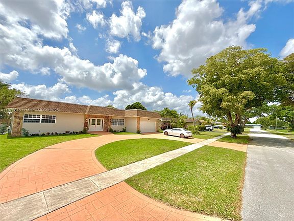 4th image of 7480 NW 14th St