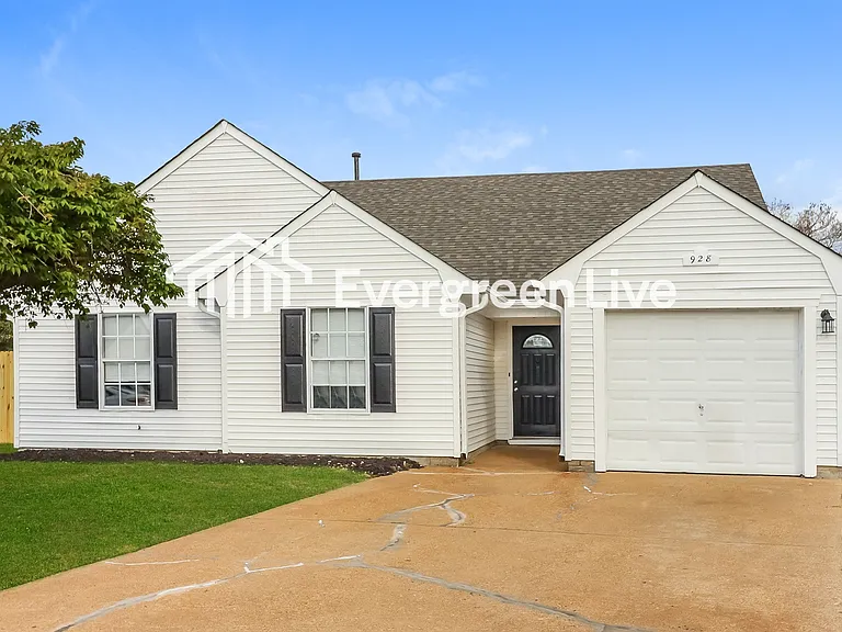 928 Bernstein Ct — Photo 2