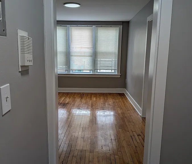 315 William St — Photo 3