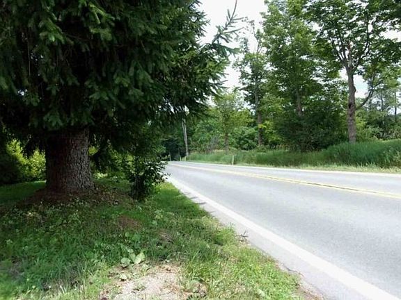 Exterior Neighborhood (street photo)