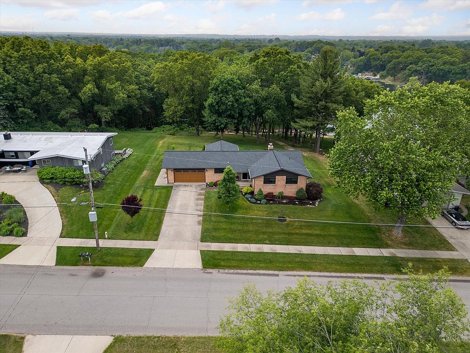 1st image of 3801 Keeweenaw Dr NE