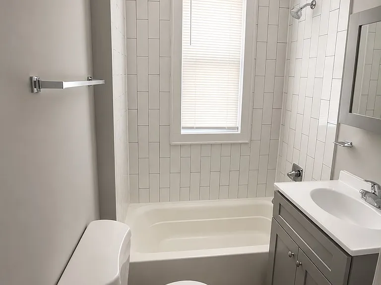 208 Governor St #3R — Photo 5