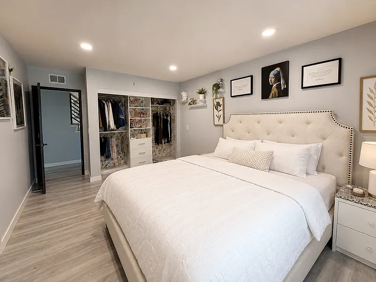222 Cottonwood Cove Dr — Photo 3