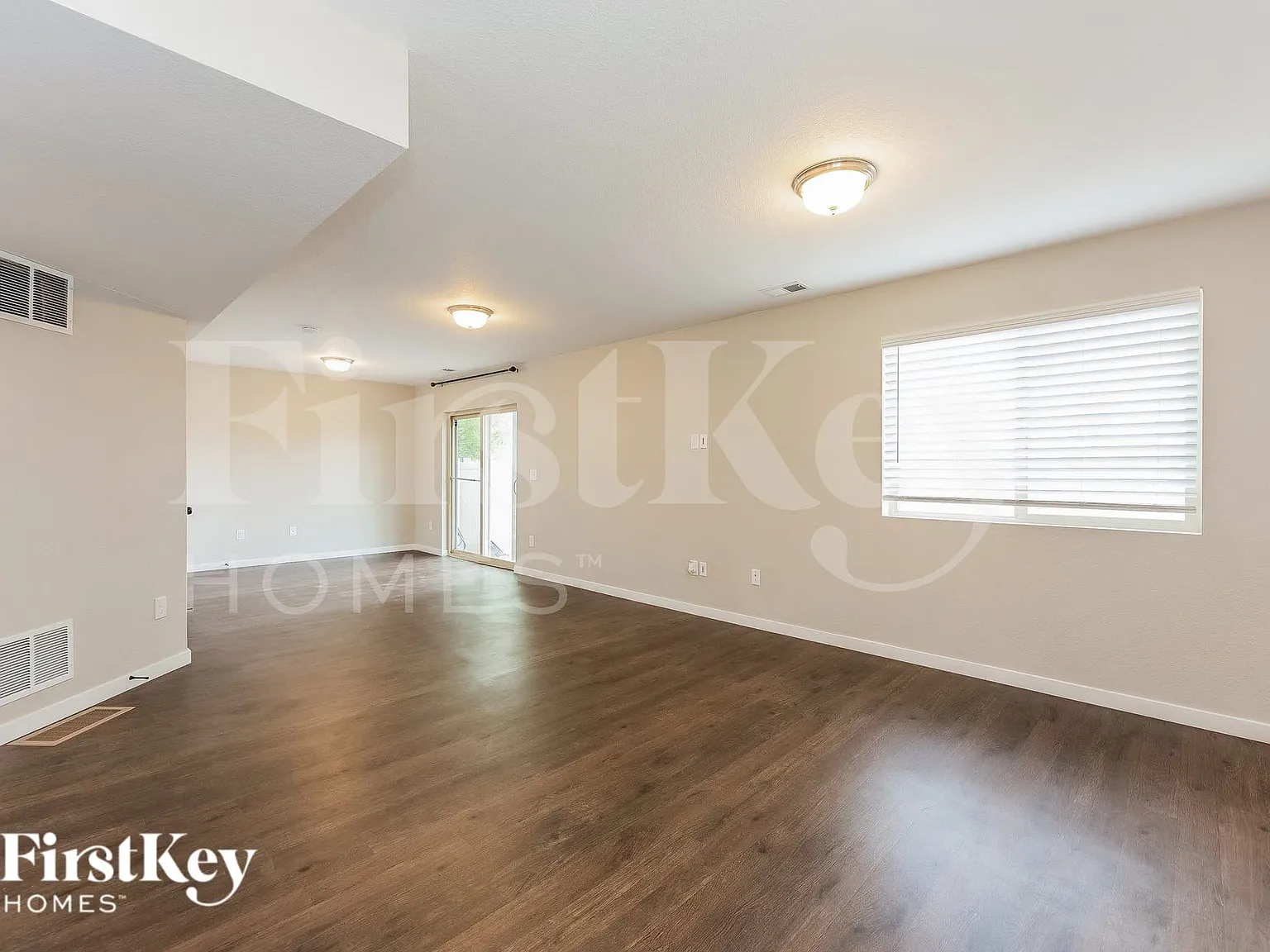 3 bed, 2.5 bath, 2008 sqft, $2,365 — Photo 4