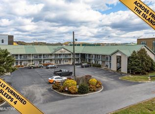 2743 Colonial Dr APT 205, Pigeon Forge, TN 37863