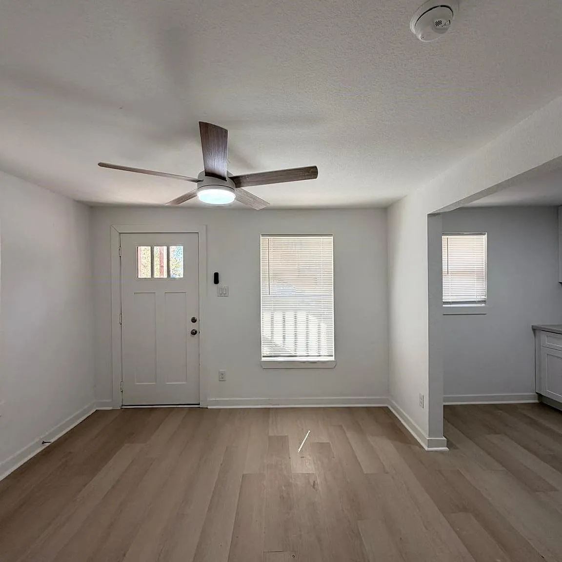 1 bed, 1.0 bath, $800 — Photo 1