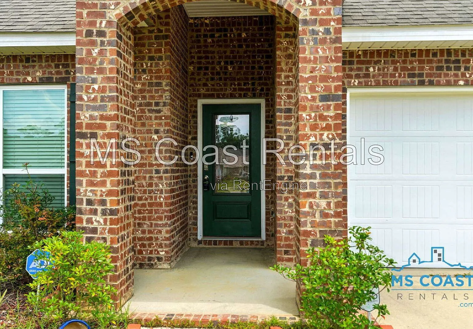 4 bed, 2.0 bath, 1835 sqft, $2,249 — Photo 3