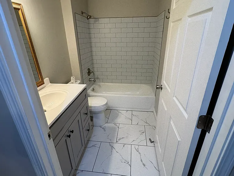 1979 Pieck Dr #B — Photo 10