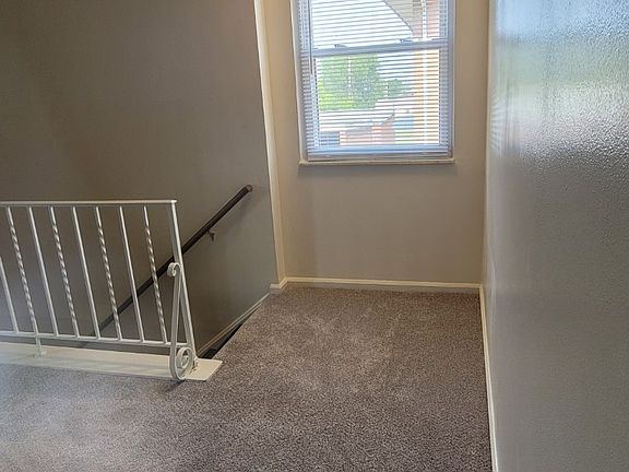 3rd image of 1160 Dennis Ln APT 3
