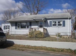 21 Boylston St, Acushnet, MA 02743