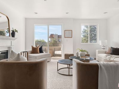 2224 Fox Hills Dr APT 201, Los Angeles, CA, 90064