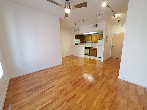 3rd image of 820 S Mansfield Ave #206