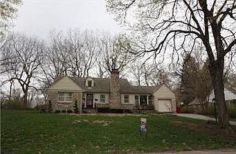 1st image of 1814 S Drumm Ave