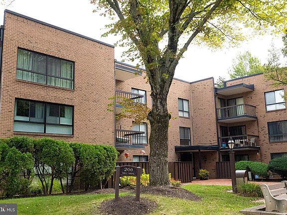 3rd image of 1680 Huntingdon Pike APT 210