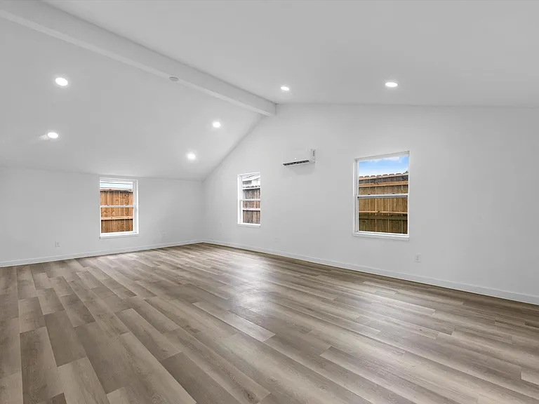 1826 Woodcrest Dr — Photo 24