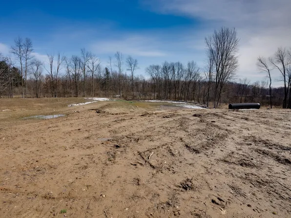 640 Lake Michigan Dr NW, Grand Rapids, MI 49504