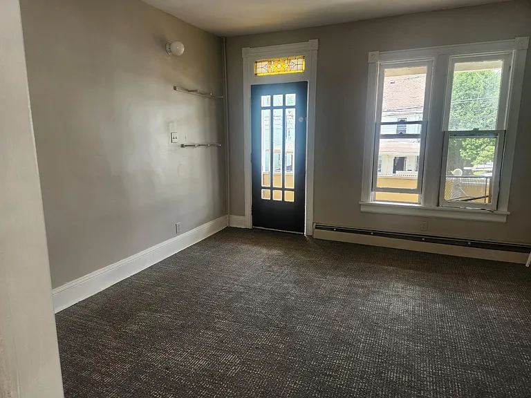 115 W Railroad St — Photo 2