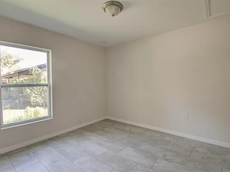 855 E Vine St #A — Photo 6