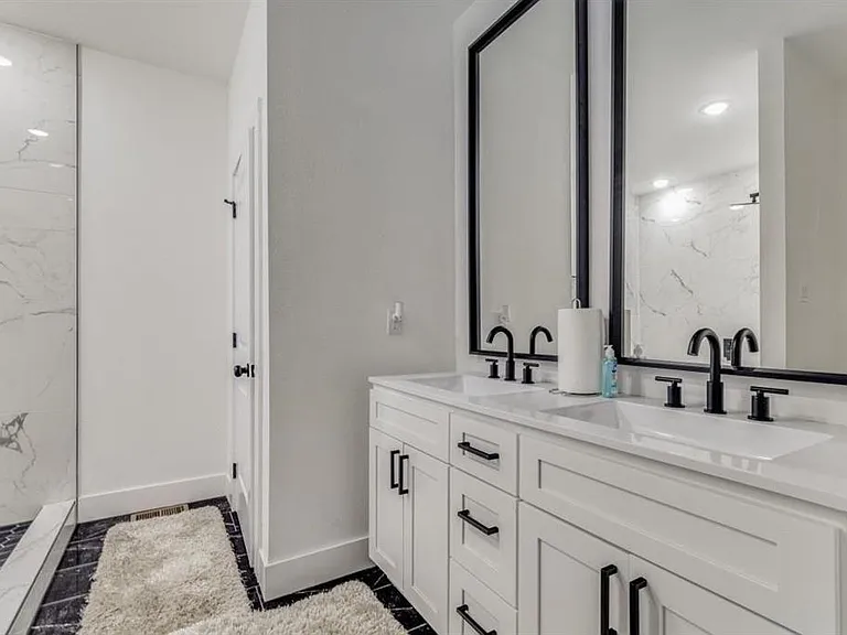 2214 Dyson St — Photo 8