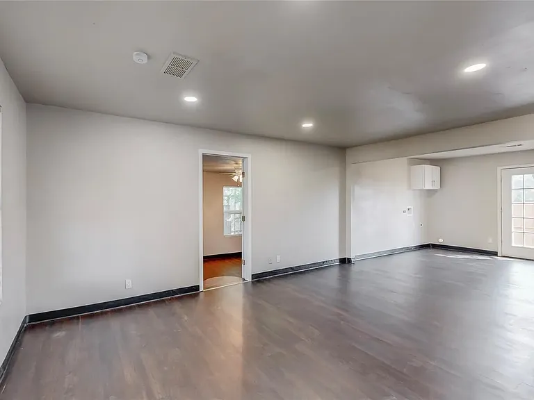 3810 Cotton Ln — Photo 25