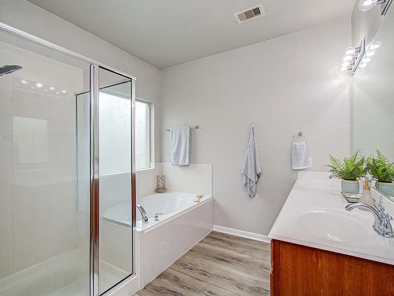 21379 Village Crossing Ln — Photo 15
