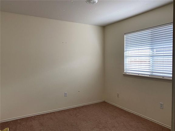 3rd image of 1209 Sacramento Dr