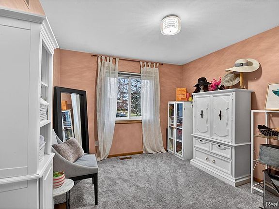 5th image of 28720 Bingham Dr
