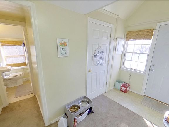 3rd image of 731 Bluemont Ave APT 2