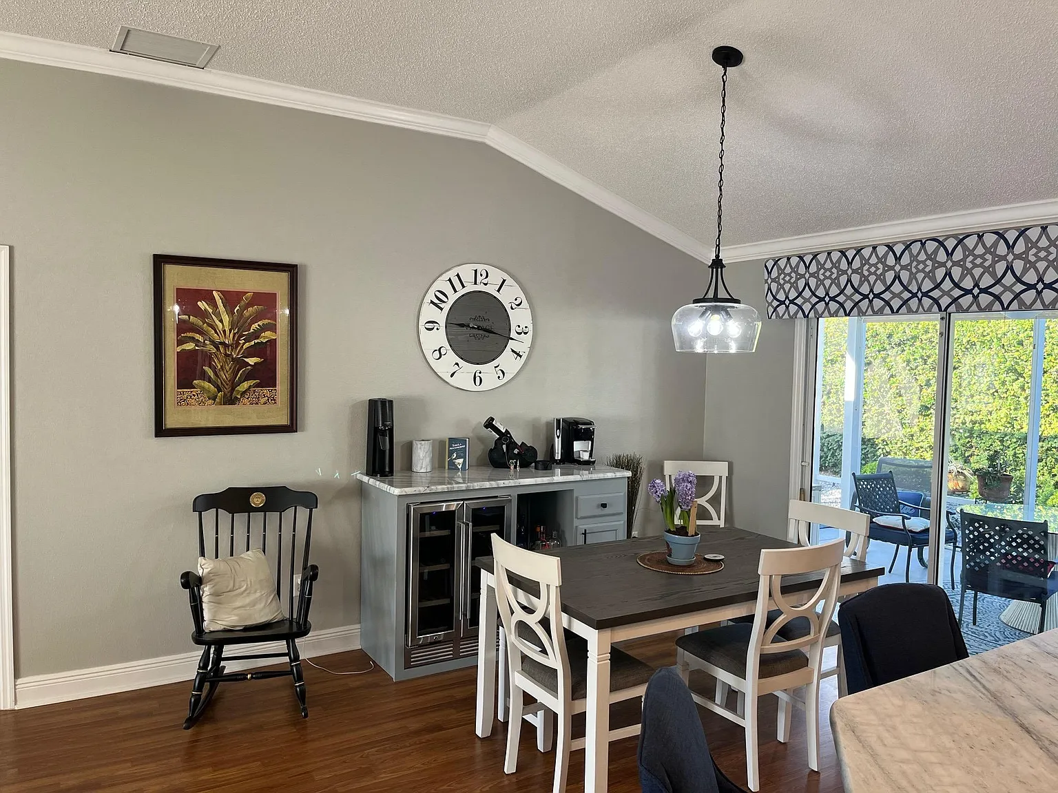 3 bed, 1392 sqft, $1,700 — Photo 4