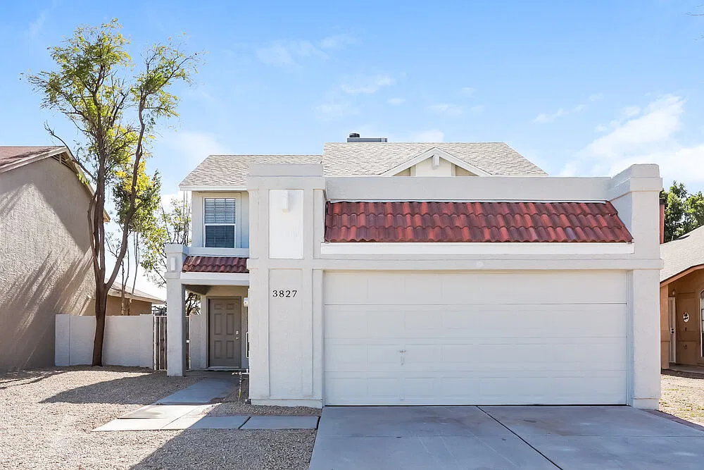 3 bed, 2.0 bath, 1605 sqft, $2,305 — Photo 1