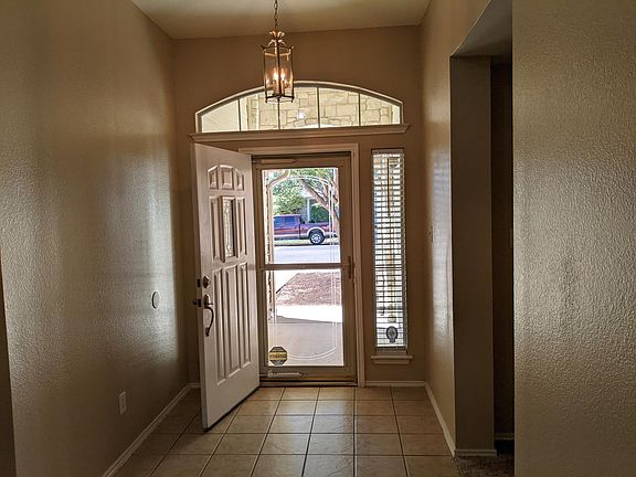 4th image of 5003 Golden Gate Dr