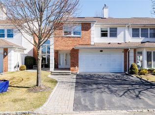 75 The Woods, Commack, NY 11725