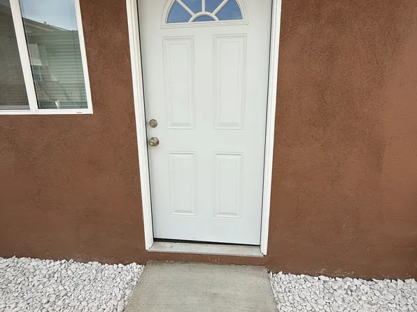 681 E Erwin St #2, Rialto, CA 92376