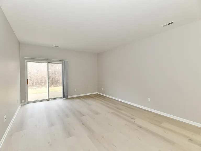 10416 Platinum Dr — Photo 21