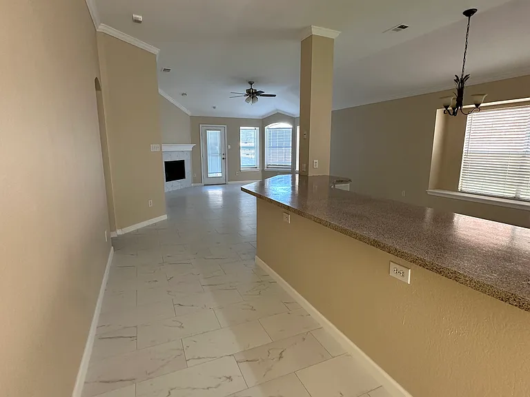 6609 Fairglen Dr — Photo 6