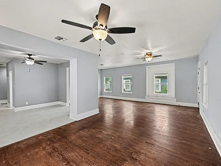 130 Groveland Pl — Photo 4