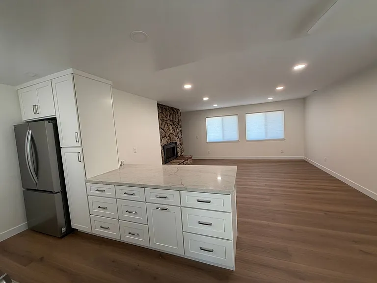 737 Anita Dr — Photo 5