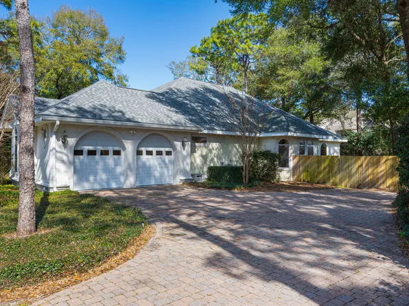 831 Coldwater Creek Cir, Niceville, FL 32578