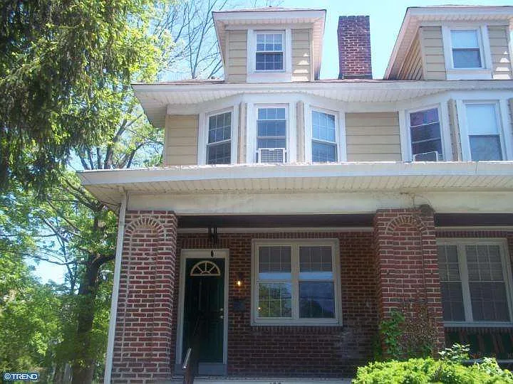 132 Columbia Ave photo 1