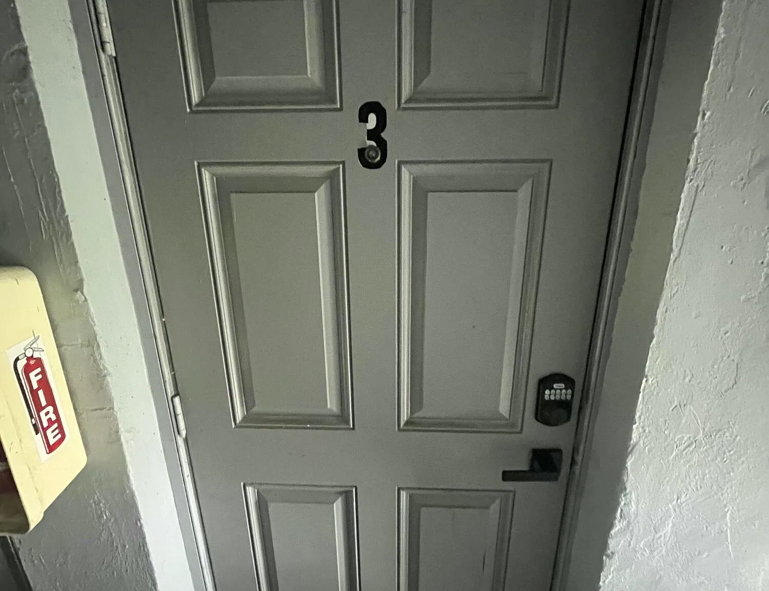 2 bed, 1.0 bath, 2592 sqft, $1,750 — Photo 1