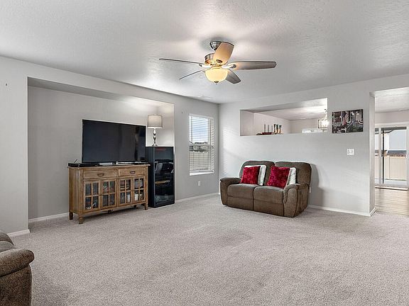 2nd image of 1077 N Bowknot Lake Pl